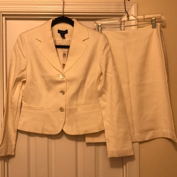 Ann Taylor 2 piece suit - Picture 1 of 2